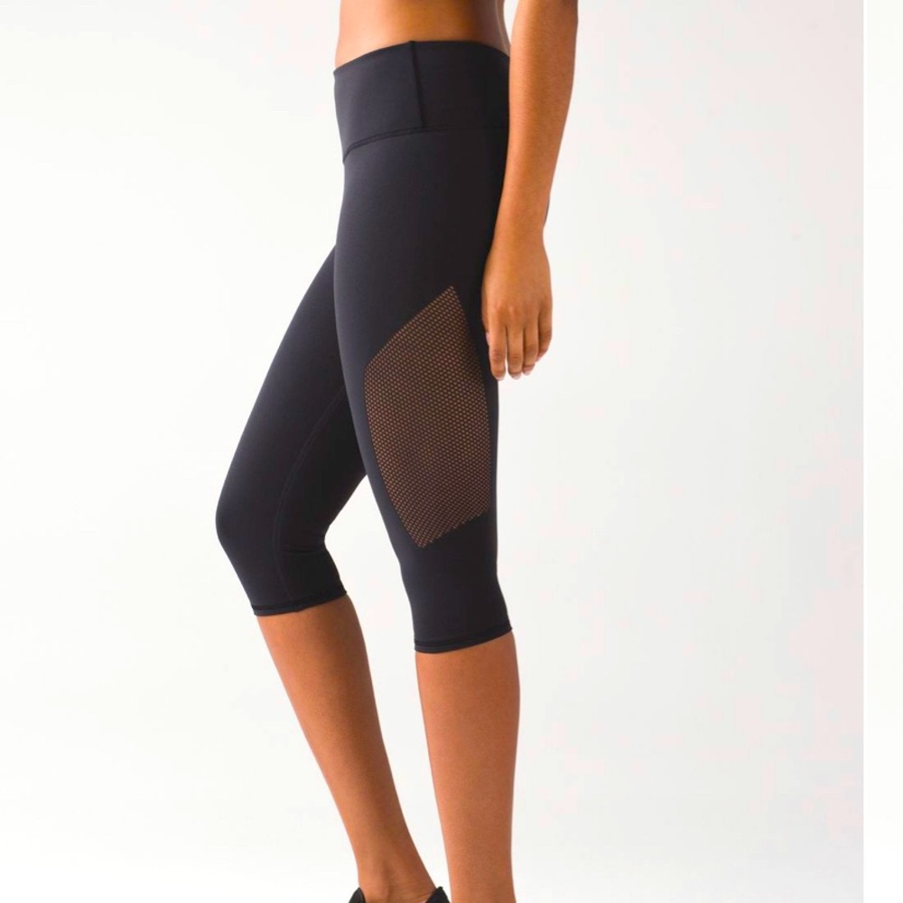 Lululemon reveal crop size 2